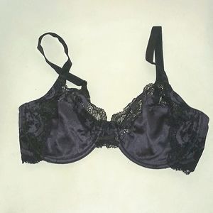WACOAL GRAY AND BLACK LACE BRAS